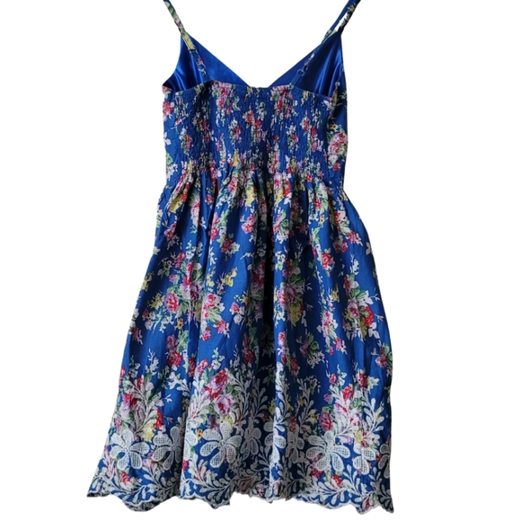 Vintage Summer Floral Embroidered Dress Size up to Medium - Picture 2 of 10